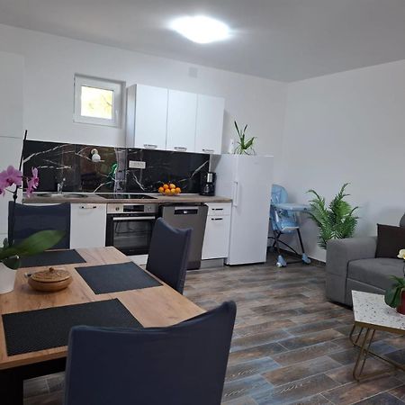 Holiday Home Zeljko,Marija & Jakov Starigrad Paklenica Zewnętrze zdjęcie