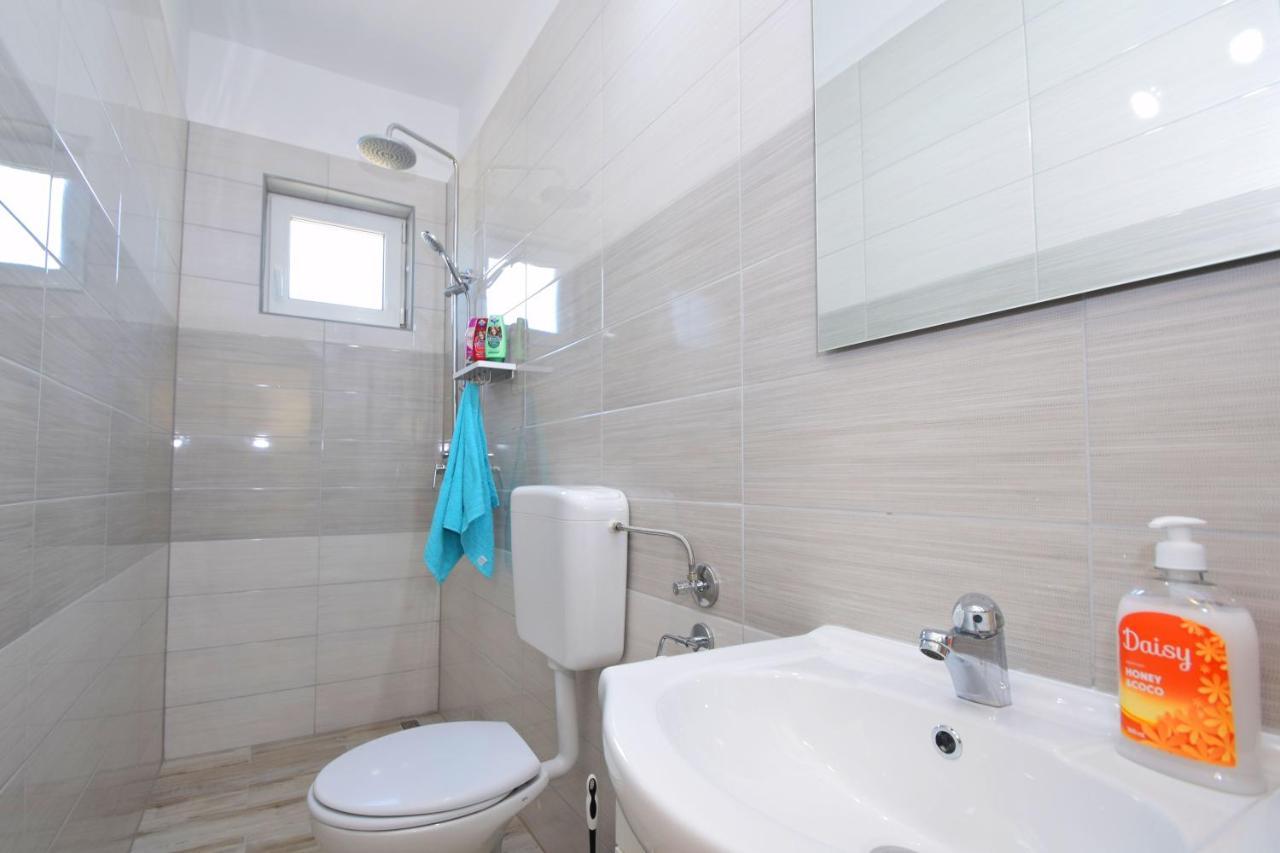 Holiday Home Zeljko,Marija & Jakov Starigrad Paklenica Zewnętrze zdjęcie