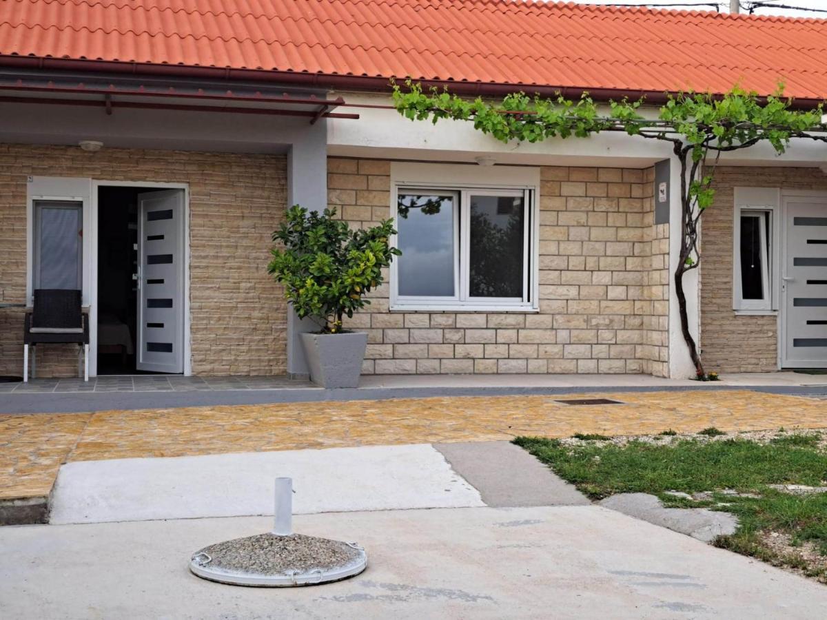 Holiday Home Zeljko,Marija & Jakov Starigrad Paklenica Zewnętrze zdjęcie