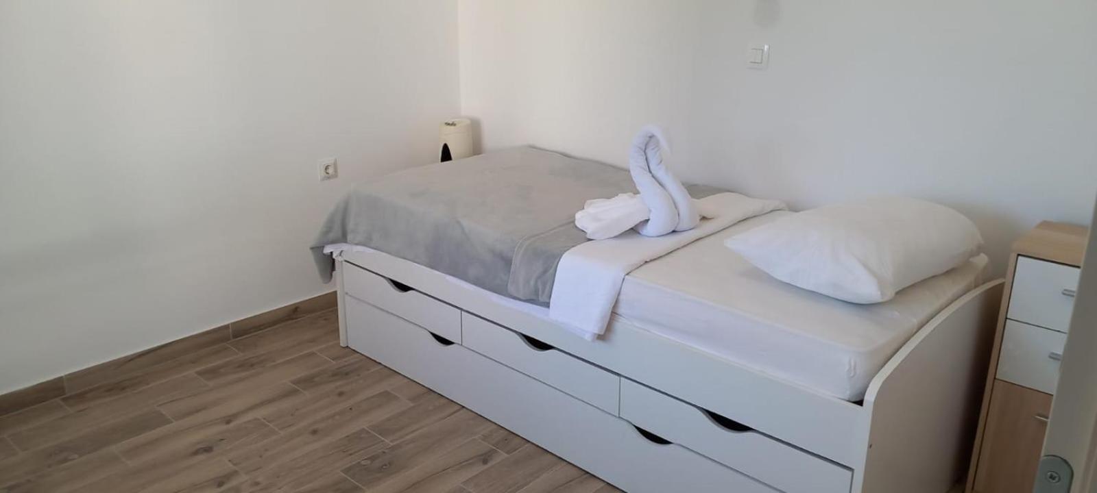 Holiday Home Zeljko,Marija & Jakov Starigrad Paklenica Zewnętrze zdjęcie